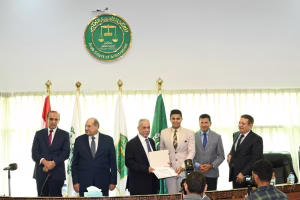 بالمحكمة العربية للتحكيم الدكتور أشرف صبحي يشهد حفل ختام برنامج تدريبي في مواجهة الأزمات 34 IMG 20250517 WA0072