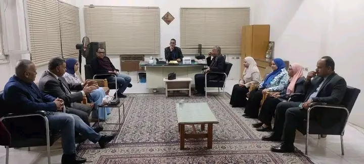 رئيس قطاع الإعلام الداخلى يناقش تطوير العمل باستعلامات الوادى الجديد 1 1764640619967